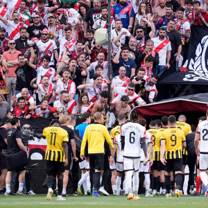 Περισσότεροι από 1.500 οπαδοί της Ράγιο στην Αθήνα για τη ρεβάνς με την ΑΕΚ