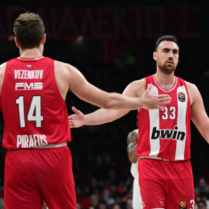 Με Βεζένκοφ και Μιλουτίνοφ και η κορυφαία πεντάδα της σεζόν στην EuroLeague