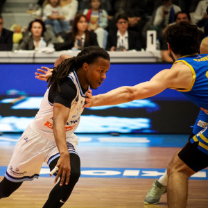 Με τρομερό Άπλμπαϊ η Μύκονος πήρε τη νίκη απέναντι στο Περιστέρι