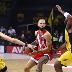 Φουρνιέ: «Κάθε κατάρα είναι για να σπάει - Δεν με νοιάζει τι κάνουν οι άλλες ομάδες»