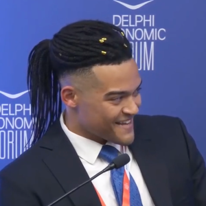 Επική ατάκα Μανόλο για τα ρομπότ: «Να μου πάρουν τη δουλειά;»