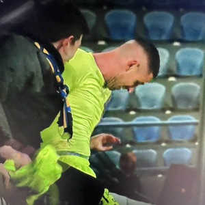 Ο Παπαδόπουλος έπιασε πέναλτι και οργάνωσε την εξέδρα στους πανηγυρισμούς! (video)