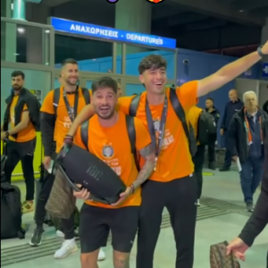 Επικός Φούντας: Ξεκίνησε το... πάρτι του ΟΦΗ στο αεροδρόμιο, σε ρόλο Dj (video)