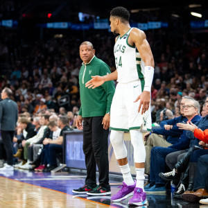 Ο Ντοκ Ρίβερς αποκάλυψε το πρόβλημα των Μπακς που εμποδίζει την παραμονή του Αντετοκούνμπο