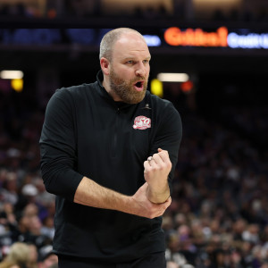 Αυτός είναι ο εκλεκτός: Ο Τέιλορ Τζένκινς αναλαμβάνει τους Μιλγουόκι Μπακς μετά τον Ντοκ Ρίβερς!