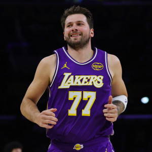 Οι «έκτακτες περιστάσεις» που μπορούν να κάνουν τον Ντόντσιτς 200 εκατομμύρια πλουσιότερο