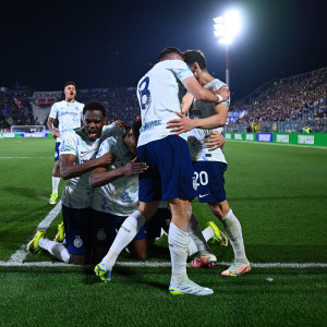 Μυθική ανατροπή για την «επτάψυχη» Ίντερ στο Κόμο που αγκαλιάζει το «σκουντέτο»