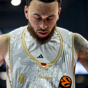 Τα χρόνια περνούν και ο θρυλικός Μάικ Τζέιμς ψάχνει ακόμα τη... μία (ευκαιρία)