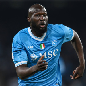 Το τραβάει στα άκρα η Νάπολι - «Τελειώνει» τον Λουκάκου μέχρι το τέλος της σεζόν