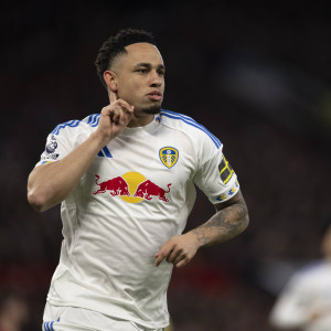 Η Λιντς «σόκαρε» τη Γιουνάιτεντ στο «Ολντ Τράφορντ» και έκανε... άλμα παραμονής στην Premier League