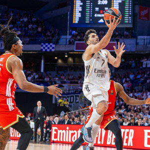 Ο Καμπάτσο «χόρεψε» τον Ερυθρό Αστέρα και η Ρεάλ Μαδρίτης «κλείδωσε» το πλεονέκτημα έδρας