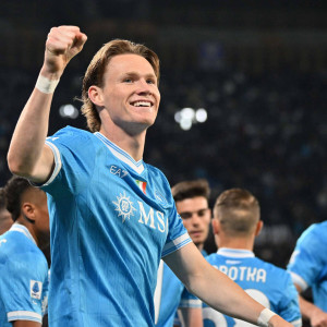 «Σεντονάτη» νίκη με... τεσσάρα και μπαλάρα για την Νάπολι