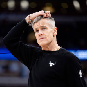 Ο Μπίλι Ντόνοβαν αποχωρεί οριστικά από τους Μπουλς