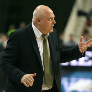 Ο Ερυθρός Αστέρας ανακοίνωσε την απόλυση του βοηθού προπονητή 10 λεπτά πριν τη Μπαρτσελόνα