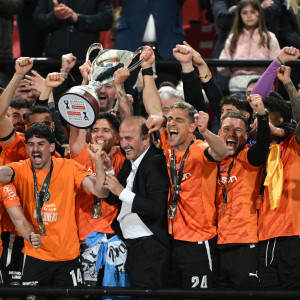 Η απονομή του τροπαίου στην κυπελλούχο ΟΦΗ (video)