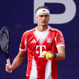 Ο Ζβέρεφ φόρεσε τη φανέλα του Ολίσε και προκρίθηκε στα προημιτελικά του Μονάχου (photo)