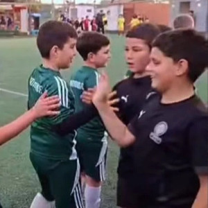 To ποδόσφαιρο που θέλουμε: Συγκινητικό fair play σε αγώνα ακαδημιών Παναθηναϊκού και ΟΦΗ (video)