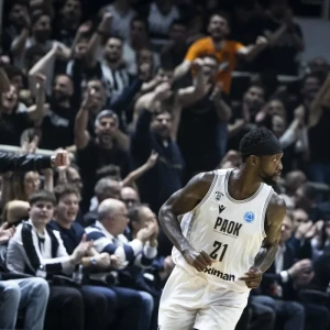 Το φοβερό πρώτο ημίχρονο του Μπέβερλι κόντρα στην Μπιλμπάο - Τα στατιστικά του σε 15' συμμετοχής (videos)