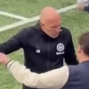 Έξαλλος ο Ρόμπεν έσπρωξε πατέρα παιδιού εν ώρα αγώνα στην Ολλανδία και ξεσήκωσε θύελλα αντιδράσεων (video)