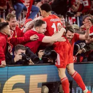 Ξέφυγαν οι οπαδοί της Μπάγερν στο γκολ του Ολίσε - Καταγγελίες για τραυματισμό φωτογράφων