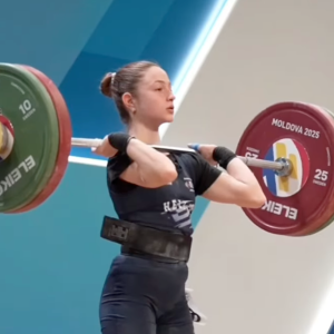 Ακύρωση στο αρασέ, πανελλήνιο ρεκόρ στο επολέ ζετέ για τη Στρατουδάκη στο Ευρωπαϊκό άρσης βαρών