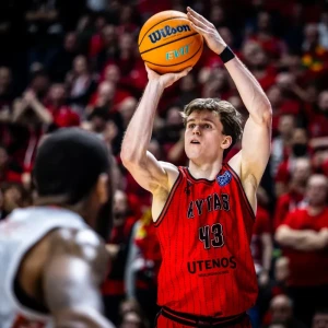 Η Μπαρτσελόνα εξετάζει την περίπτωση του Ίγκνας Σαρτζιούνας