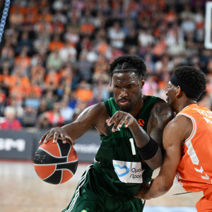 Χέιζ - Ντέιβις: «Πάραμε το καλύτερο δυνατό αποτέλεσμα - Έχουμε δύο ματς στην έδρα μας για την πρόκριση»