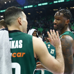 Η ανάρτηση του Κώστα Σλούκα για τον... διαστημικό Χέιζ-Ντέιβις (photo)