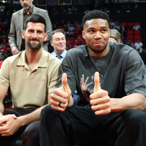 «Λάμψη» στο ΣΕΦ: Αντετοκούνμπο και Τζόκοβιτς παρακολουθούν μαζί το ματς του Ολυμπιακού (photos)