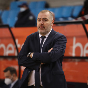 Ο Στέφανος Δέδας γύρισε στο σπίτι του και βρήκε μέσα... άλλη οικογένεια