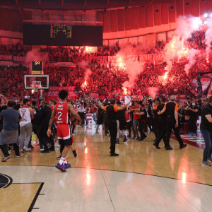Σαν σήμερα πριν από τέσσερα χρόνια το Game 5 του Ολυμπιακού με τη Μονακό και η... αποκάλυψη στο «καζάνι» του ΣΕΦ