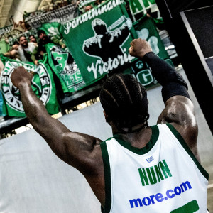 Ναν για το επόμενο τατουάζ του: «Θα έκανα ένα τριφύλλι αλλά δεν θα φύγω σύντομα κι έχω να προσθέσω πράγματα»