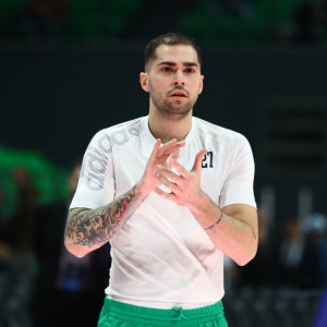 Το ζέσταμα του Τολιόπουλου που θύμισε... Ναν (video)