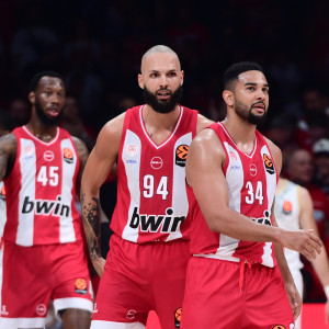 «Αφεντικό» στη σειρά από νωρίς ο Ολυμπιακός, «διέλυσε» τη Μονακό στο ΣΕΦ και έκανε το 1-0