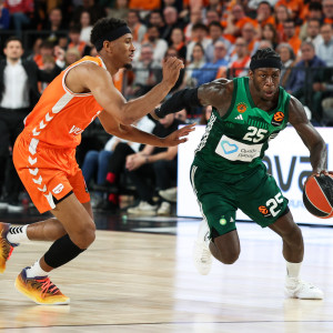 Πρόβλημα για τον Παναθηναϊκό: Τρία φάουλ από το πρώτο ημίχρονο με τη Βαλένθια ο Ναν