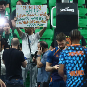 Τρολάρισμα φίλων του Παναθηναϊκού στον Μοντέρο: «Πόσες φορές είπες θα μας νικήσεις;»