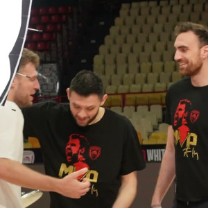 Το βίντεο της EuroLeague με τον MVP Βεζένκοφ: Η έκπληξη των Αγγελόπουλων και η πλάκα των συμπαικτών του