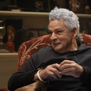 Τον λάτρεψαν εκατομμύρια άνθρωποι στον κόσμο - Σήμερα ο θρύλος της μπάλας είναι αγρότης, κόβει ξύλα και οδηγεί τρακτέρ