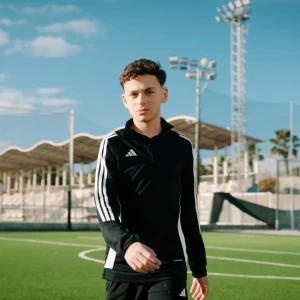 «Δεν έχουμε ξαναδεί κάτι τέτοιο»: Το 13χρονο ταλέντο που υπέγραψε με την Adidas νωρίτερα από τον Γιαμάλ