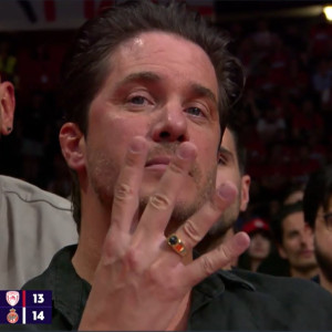 Ο Νίκος Οικονομόπουλος στο ΣΕΦ για το Ολυμπιακός - Μονακό: «Έδειξε» το τέταρτο ευρωπαϊκό