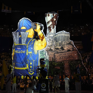 «Road to Athens»: Το απίθανο πανό των φίλων της Φενέρμπαχτσε... στον δρόμο για το back-to-back