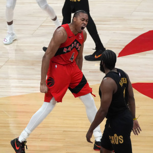 Θρίλερ σε... ρυθμούς EuroLeague στο Τορόντο: Οι Ράπτορς έκαναν το 2-2 και ισοφάρισαν τη σειρά