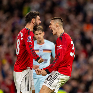 «Αγκαλιά» με την επιστροφή στο Champions League η Μάντσεστερ Γιουνάιτεντ, «καθάρισε» την Μπρέντφορντ