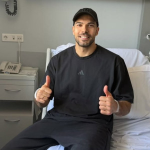 Το πρώτο μήνυμα του Σλούκα μετά το χειρουργείο: «Θα γυρίσω σύντομα»