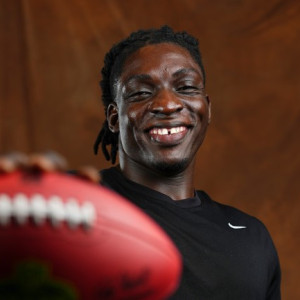 Τον διάλεξαν να αγωνιστεί στο κορυφαίο πρωτάθλημα του κόσμου κι ας μην έχει παίξει ξανά ποδόσφαιρο