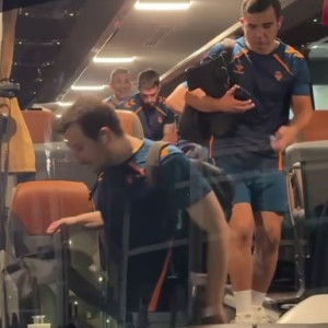 Η αποστολή της Βαλένθιας έφτασε στο T-Center δίχως κανένα πρόβλημα (video)