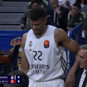 «Συναγερμός» στη Ρεάλ Μαδρίτης με Ταβάρες: Αναχώρησε στα αποδυτήρια με πρόβλημα στο αριστερό γόνατο