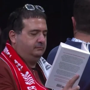 Ποιο βιβλίο διάβαζε ο Γιανάι στο Game 2 με Ρεάλ