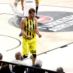 Το αφιέρωμα της EuroLeague στην καριέρα του Γιαν Βέσελι (video)