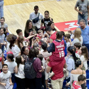 Πόλος έλξης ο Κώστας Παπανικολάου μετά τη νίκη του Ολυμπιακού επί του Κολοσσού Ρόδου